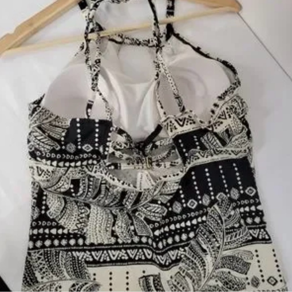 Black and White Patterned Top - Picture 4 of 12